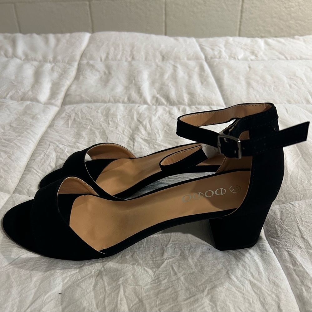 New Black Women's Heeled Sandals size 10